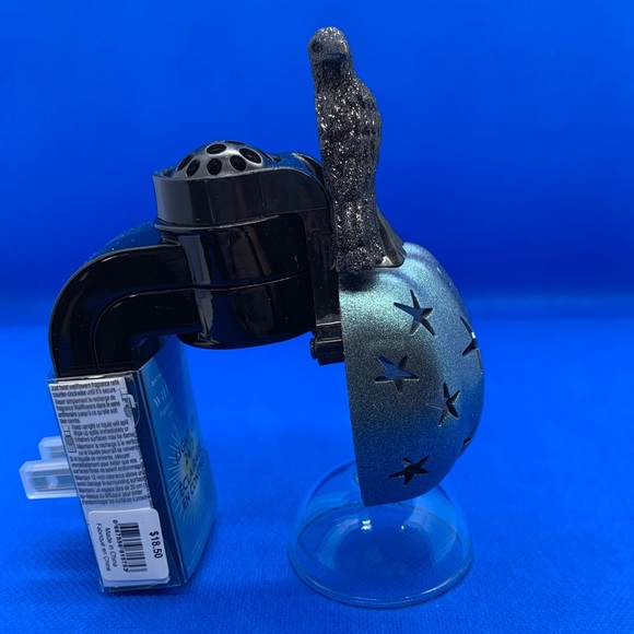 Bath & Body Works Wallflower Plug-in Nightlight Blue Pumpkin & Crow - Picture 2 of 7